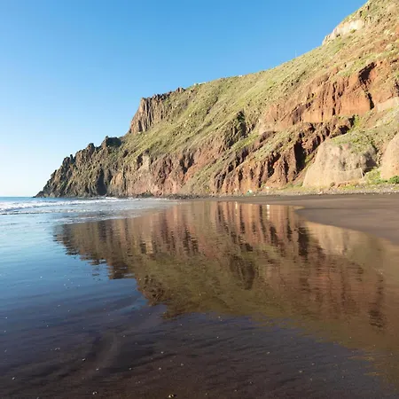 Charming & Modern Adriana