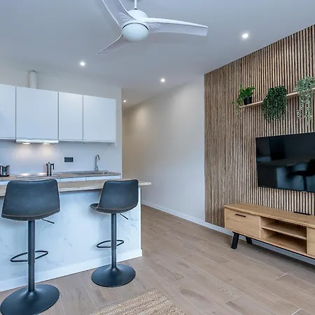 Charming & Modern Adriana Apartamento