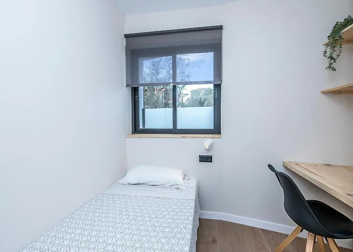 Charming & Modern Adriana