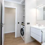 Charming & Modern Adriana *