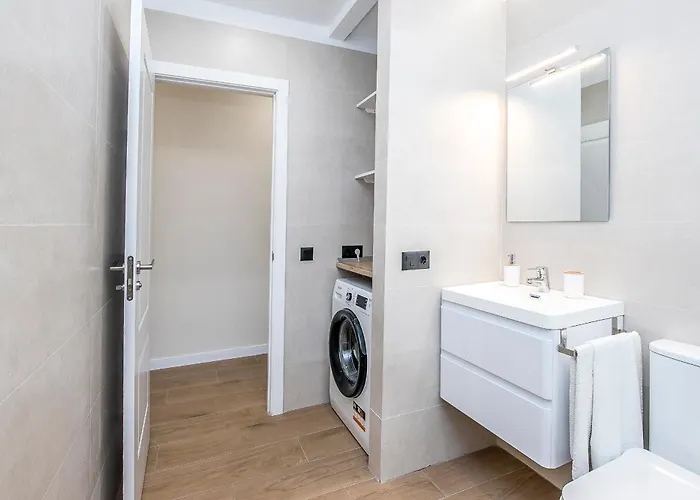 Charming & Modern Adriana *